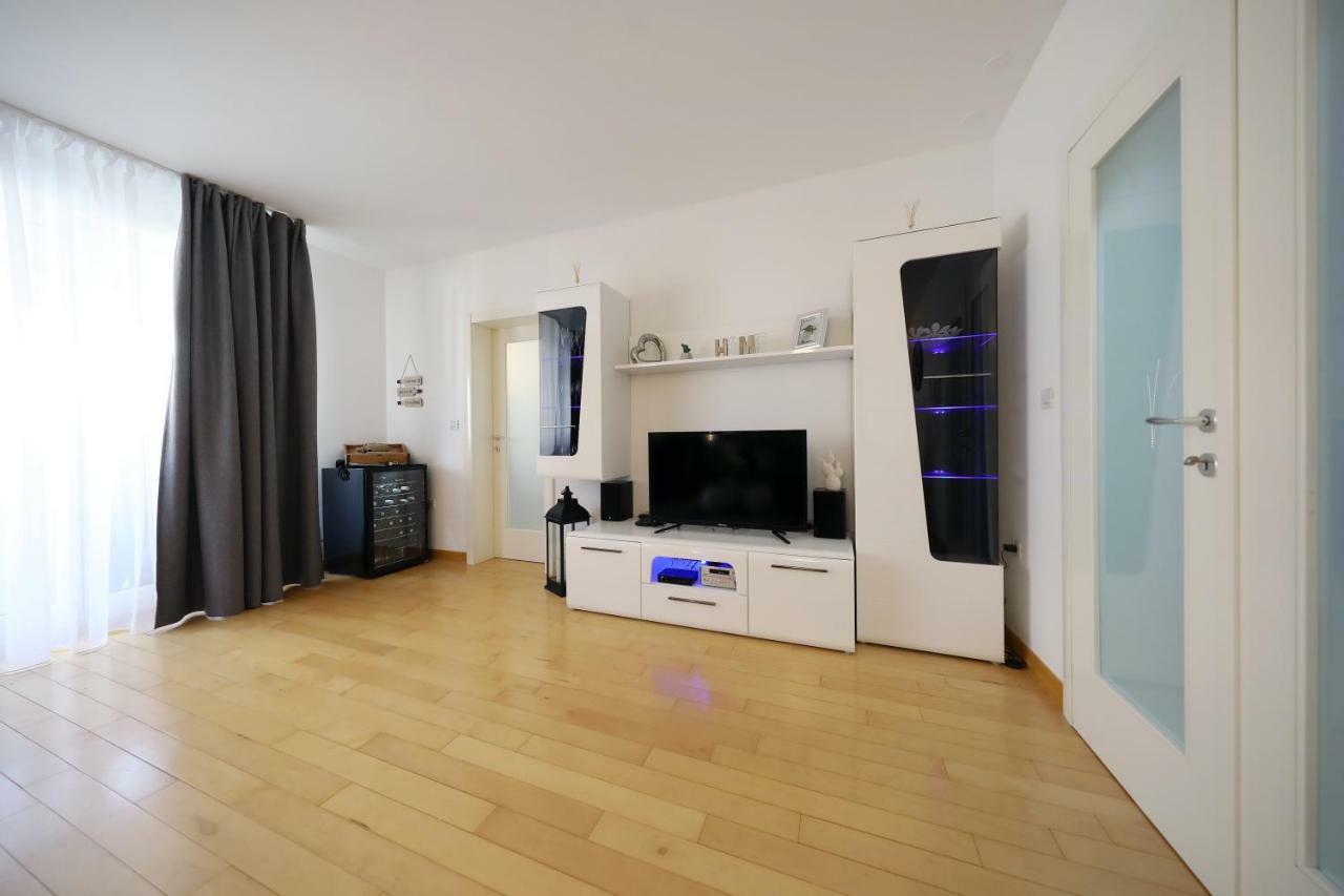 Dioniz Apartment Zadar Bagian luar foto